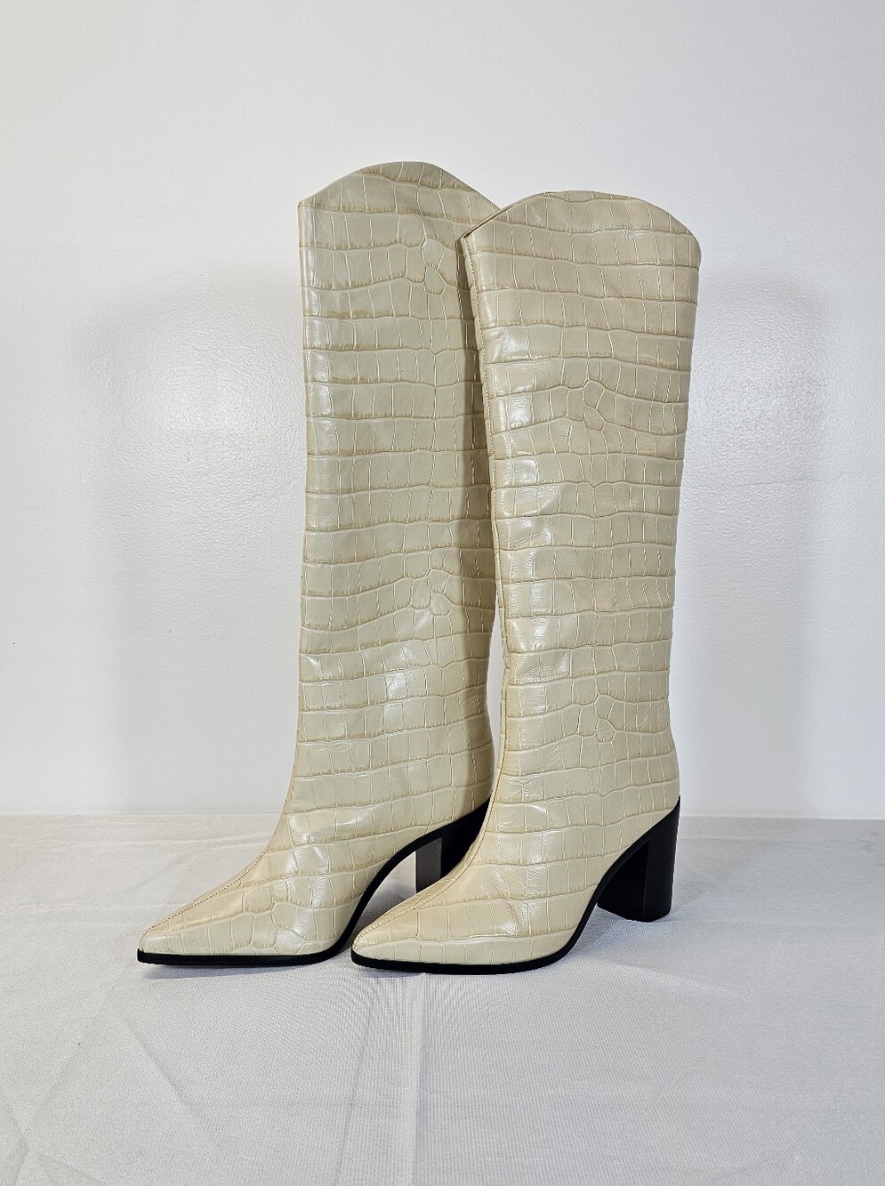 NWB Schutz Cream Croc-Eggshell Analeah Pointed Toe Boots